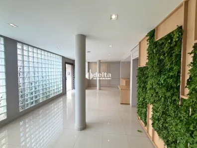 Ponto Comercial com 2 Quartos para alugar, 259m² no Fundinho, Uberlândia