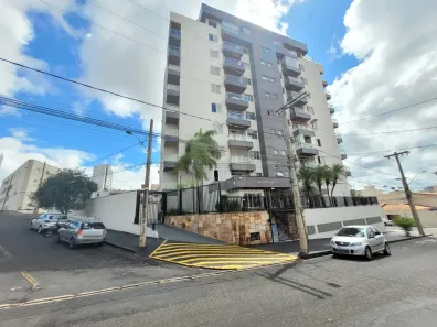 Apartamento com 3 Quartos para alugar, 123m² no Cazeca, Uberlândia