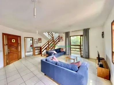 Casa de Condomínio com 3 Quartos à venda, 233m² no Jardim Ana Estela, Carapicuíba