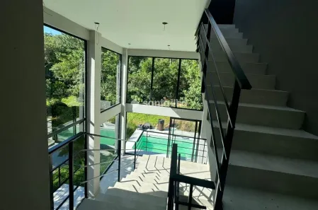 Casa de Condomínio com 3 Quartos para alugar, 320m² no Campeche, Florianópolis