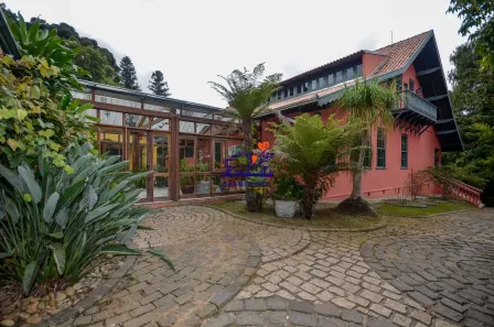 Casa com 3 Quartos à venda, 650m² no Pilarzinho, Curitiba