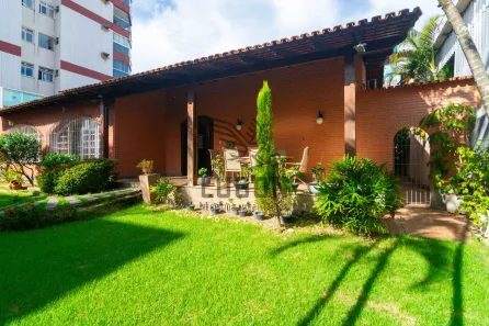 Casa com 4 Quartos para alugar, 450m² no Jardim Camburi, Vitória
