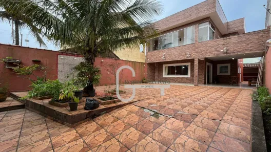 Casa com 7 Quartos à venda, 276m² no Balneário Stella Maris, Peruíbe