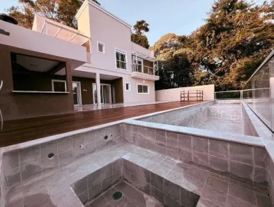 Sobrado com 4 Quartos à venda, 436m² no Chácara dos Lagos, Carapicuíba