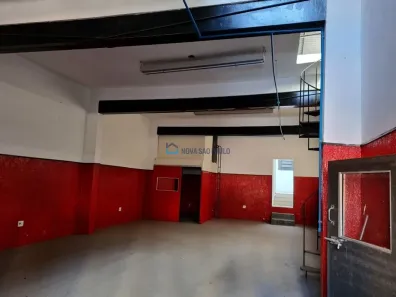 Galpão/Depósito/Armazém com 1 Quarto para alugar, 270m² no São Judas, São Paulo