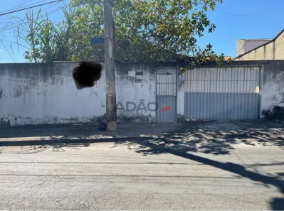 Casa com 4 Quartos à venda, 300m² no Jardim das Aroeiras, Goiânia