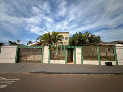 Casa com 3 Quartos à venda, 300m² no Califórnia, Londrina