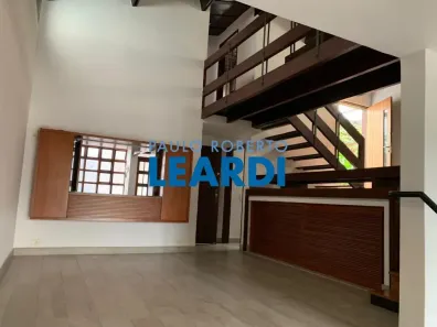 Sobrado com 3 Quartos para alugar, 258m² no Vila Madalena, São Paulo