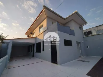 Sobrado com 2 Quartos para alugar, 171m² no Country, Cascavel