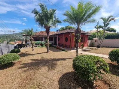 Casa com 4 Quartos à venda, 800m² no Centro, Mateus Leme