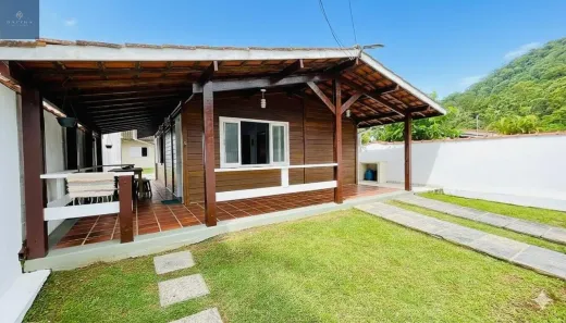 Casa com 3 Quartos para alugar, 108m² no Toninhas, Ubatuba