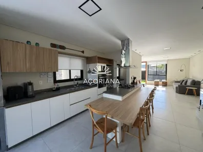 Casa com 3 Quartos à venda, 141m² no Rio Tavares, Florianópolis