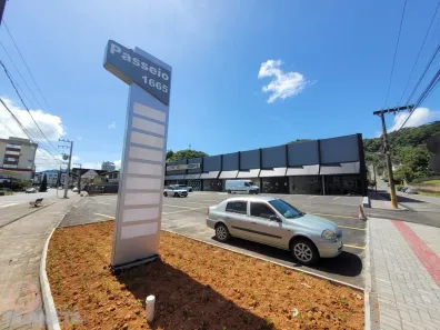 Sala Comercial para alugar, 231m² no Centro, Guaramirim