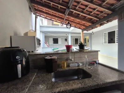 Sobrado com 3 Quartos à venda, 300m² no , Piracaia