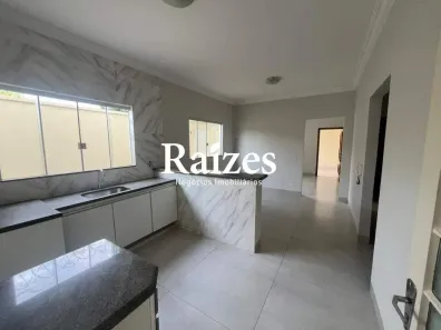 Casa com 3 Quartos à venda, 132m² no Segismundo Pereira, Uberlândia