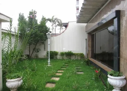 Casa com 4 Quartos para alugar, 260m² no Santa Terezinha, Santo André