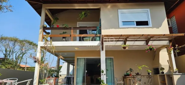 Casa com 3 Quartos para alugar, 220m² no Rio Tavares, Florianópolis