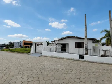 Casa com 2 Quartos para alugar, 118m² no Nova Divinéia, Araranguá