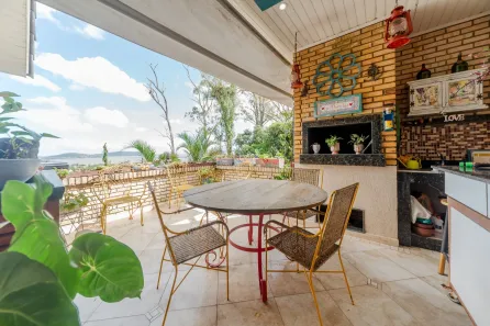 Casa de Condomínio com 3 Quartos à venda, 303m² no Jardim Isabel, Porto Alegre