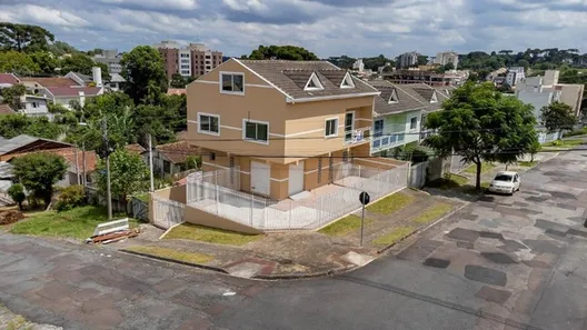 Sobrado com 3 Quartos à venda, 500m² no Tingui, Curitiba