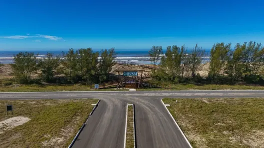 Lote/Terreno à venda, 300m² no Praia Areias Claras, Balneário Gaivota