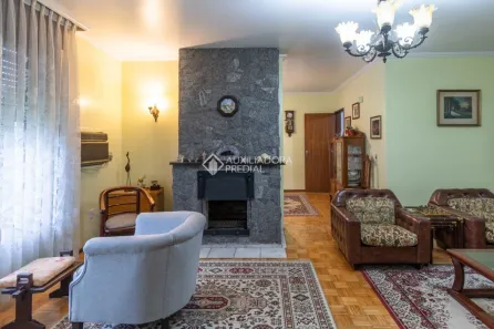 Casa com 3 Quartos à venda, 213m² no Jardim Lindóia, Porto Alegre
