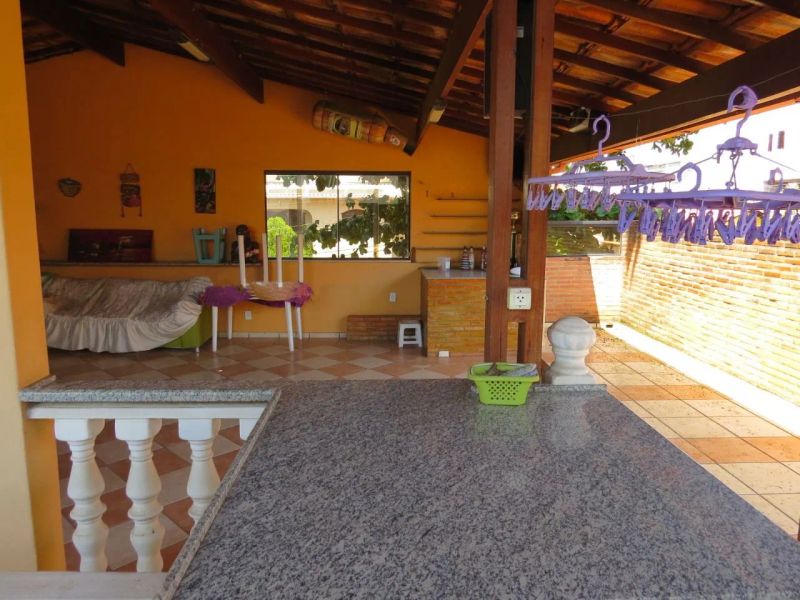 Casa com 4 quartos — Santa Mônica, Belo Horizonte