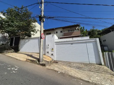 Casa com 3 Quartos à venda, 126m² no São Pedro, Juiz de Fora