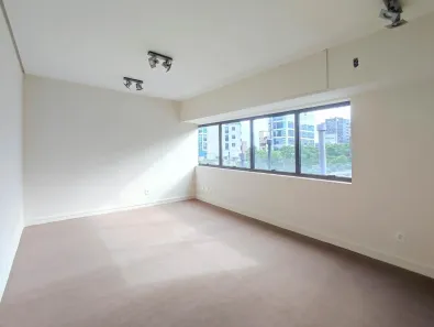 Sala Comercial com 1 Quarto à venda, 34m² no Rio Branco, Porto Alegre