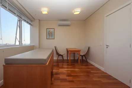 Sala Comercial com 1 Quarto à venda, 33m² no Mont Serrat, Porto Alegre