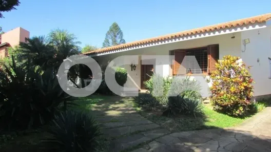 Casa com 4 Quartos para alugar, 379m² no Três Figueiras, Porto Alegre