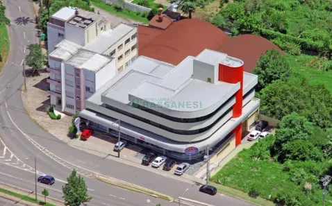 Prédio Comercial para alugar, 2500m² no Sagrada Família, Caxias do Sul