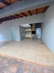 Sobrado com 3 Quartos para alugar, 210m² no Chácara Cachoeira, Campo Grande