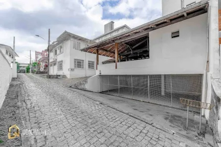Casa com 2 Quartos para alugar, 145m² no Jardim Blumenau, Blumenau