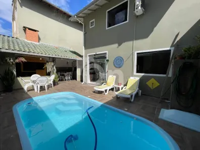 Casa com 3 Quartos para alugar, 204m² no Abraão, Florianópolis