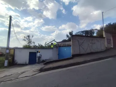 Casa com 2 Quartos à venda, 480m² no Petrópolis (Barreiro), Belo Horizonte