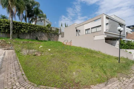 Lote/Terreno à venda, 247m² no Campo Comprido, Curitiba