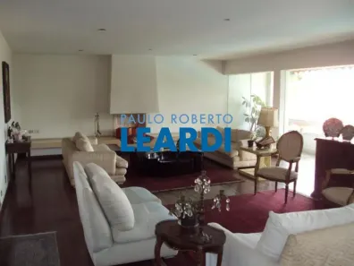 Sobrado com 5 Quartos à venda, 890m² no Jardim Leonor, São Paulo