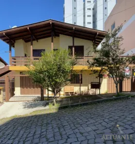 Casa com 3 Quartos à venda, 206m² no Diamantino, Caxias do Sul
