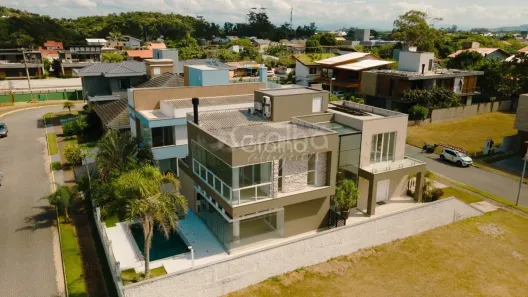 Casa de Condomínio com 5 Quartos para alugar, 343m² no Morro das Pedras, Florianópolis