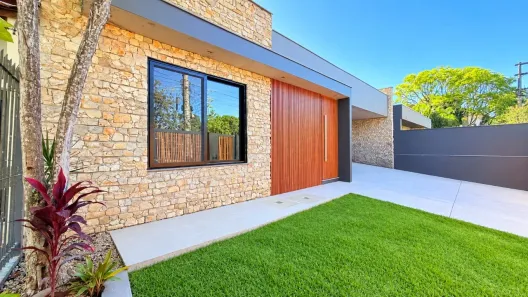 Casa com 3 Quartos à venda, 235m² no Vila Assunção, Porto Alegre