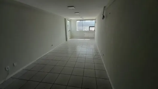 Sala Comercial para alugar, 83m² no Aterrado, Volta Redonda