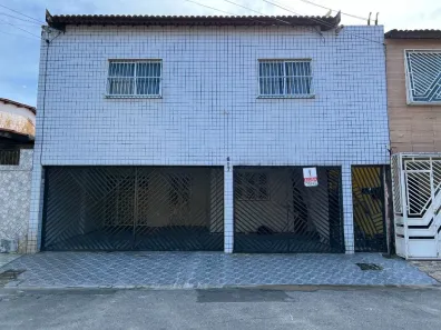 Casa com 2 Quartos para alugar, 90m² no Montese, Fortaleza