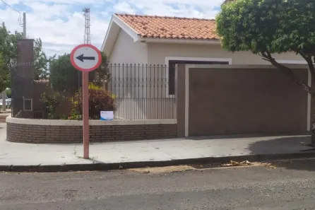 Casa com 3 Quartos à venda, 300m² no Jardim Paulistano (Vila Xavier), Araraquara