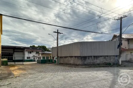 Galpão/Depósito/Armazém para alugar, 221m² no Roçado, São José