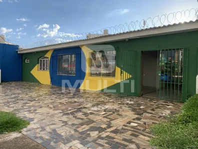 Casa com 1 Quarto para alugar, 200m² no Cazeca, Uberlândia