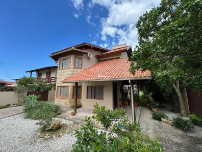 Casa com 4 Quartos à venda, 217m² no Campeche, Florianópolis