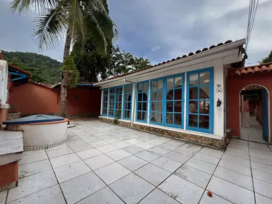Casa com 3 Quartos para alugar, 300m² no Jacarepaguá, Rio de Janeiro