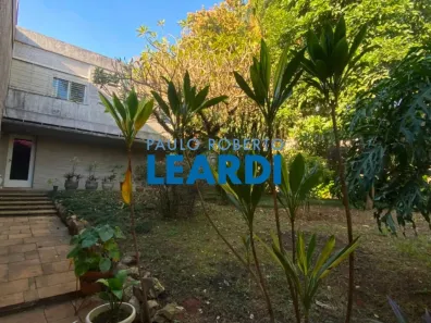 Sobrado com 4 Quartos para venda ou aluguel, 450m² no Pacaembu, São Paulo