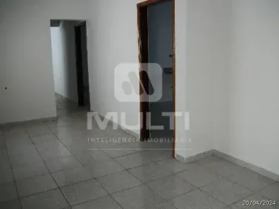 Casa com 1 Quarto para alugar, 137m² no Centro, Uberlândia